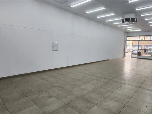 110  m² Commercial space