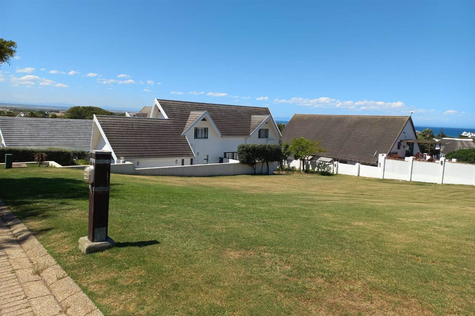751 m² Land available in St Francis Bay photo number 5