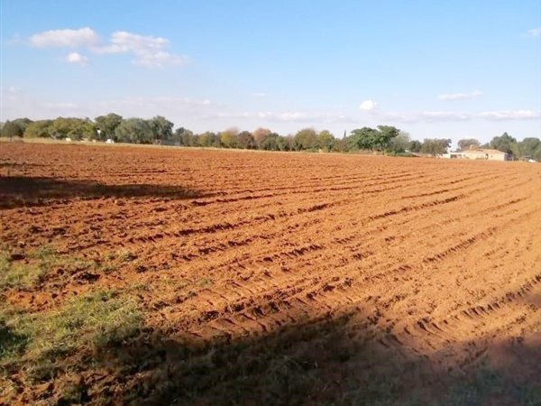 2.1 ha Land available in Vaalview