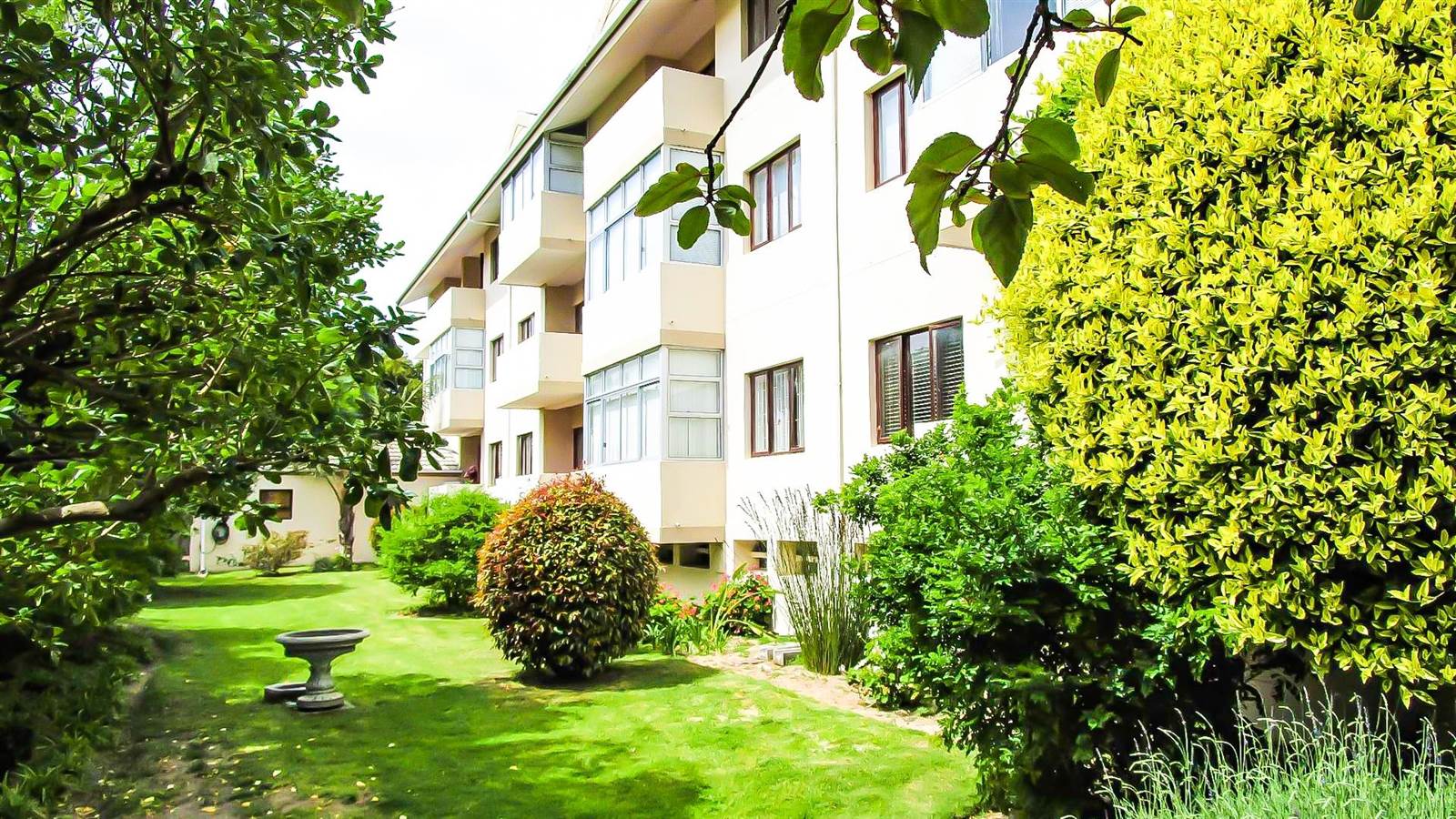 2 Bed Apartment in Northcliff photo number 8