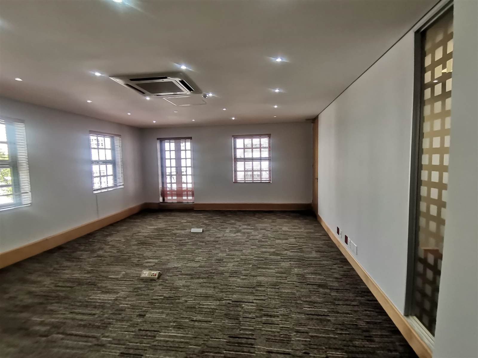 460  m² Commercial space in Rosebank photo number 10