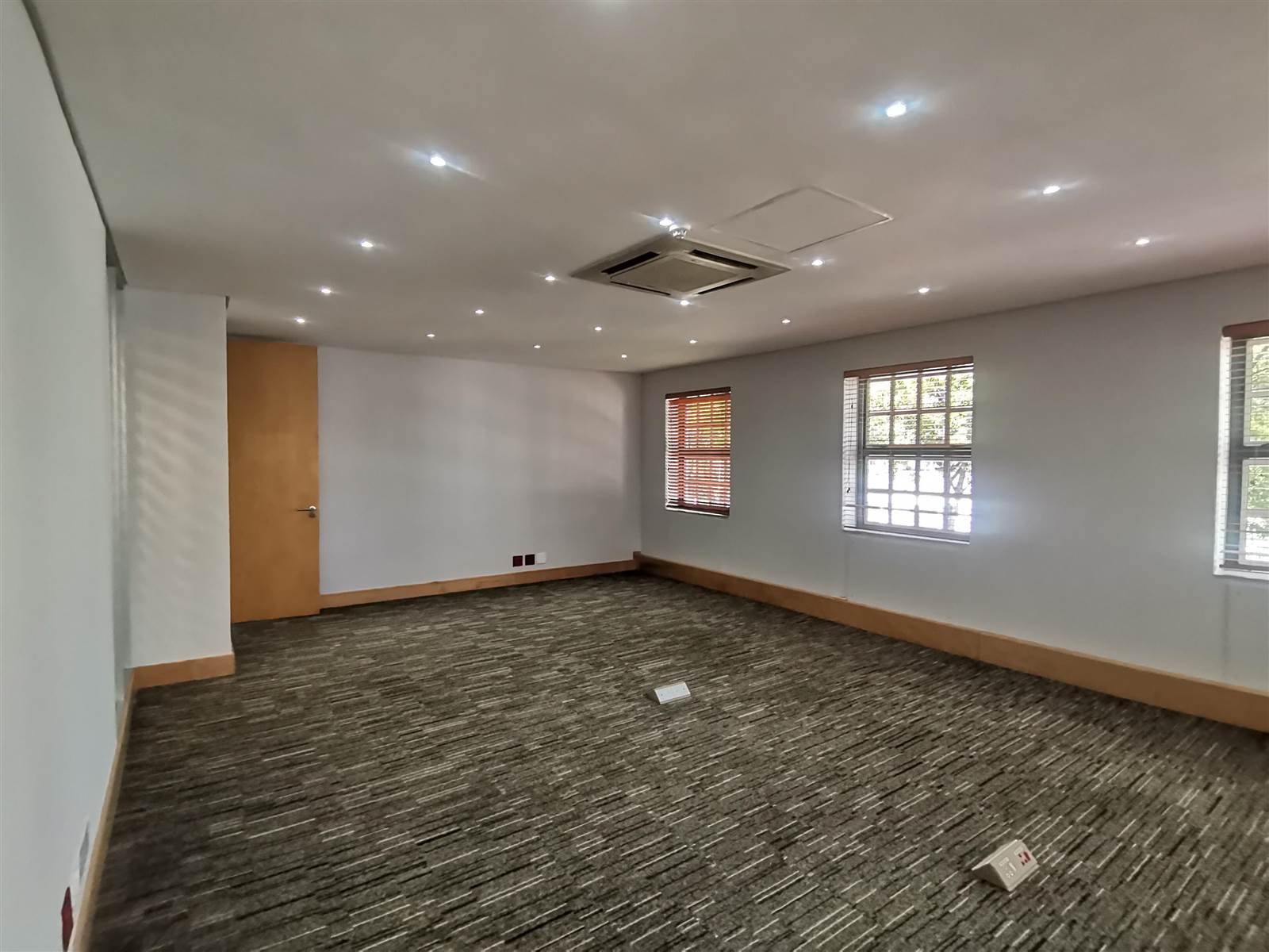 460  m² Commercial space in Rosebank photo number 15