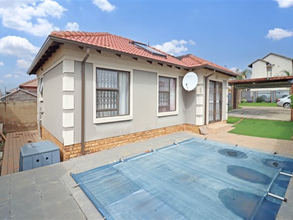 3 Bedroom House 3 Bedroom House