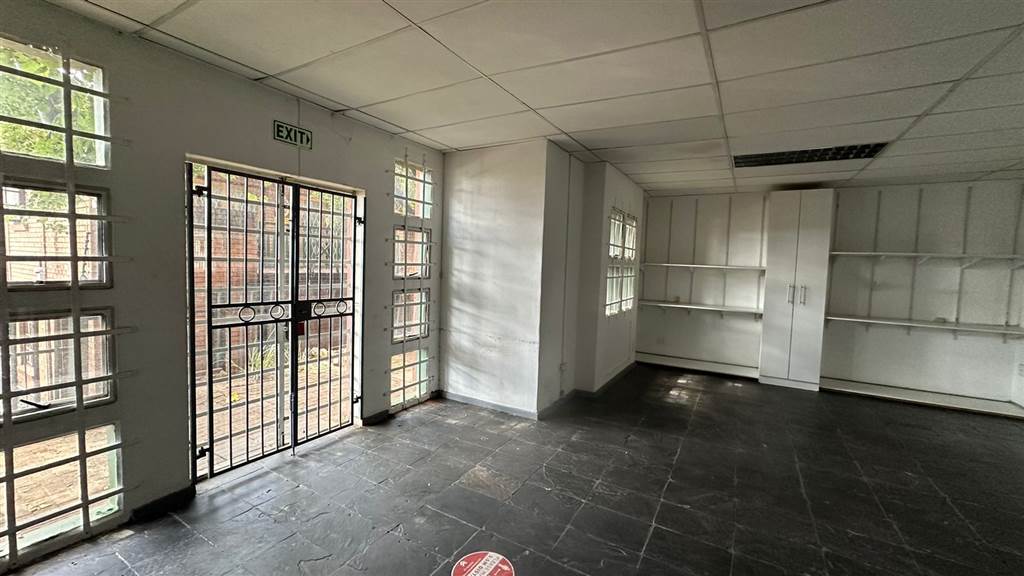 130  m² Commercial space in Highveld photo number 4