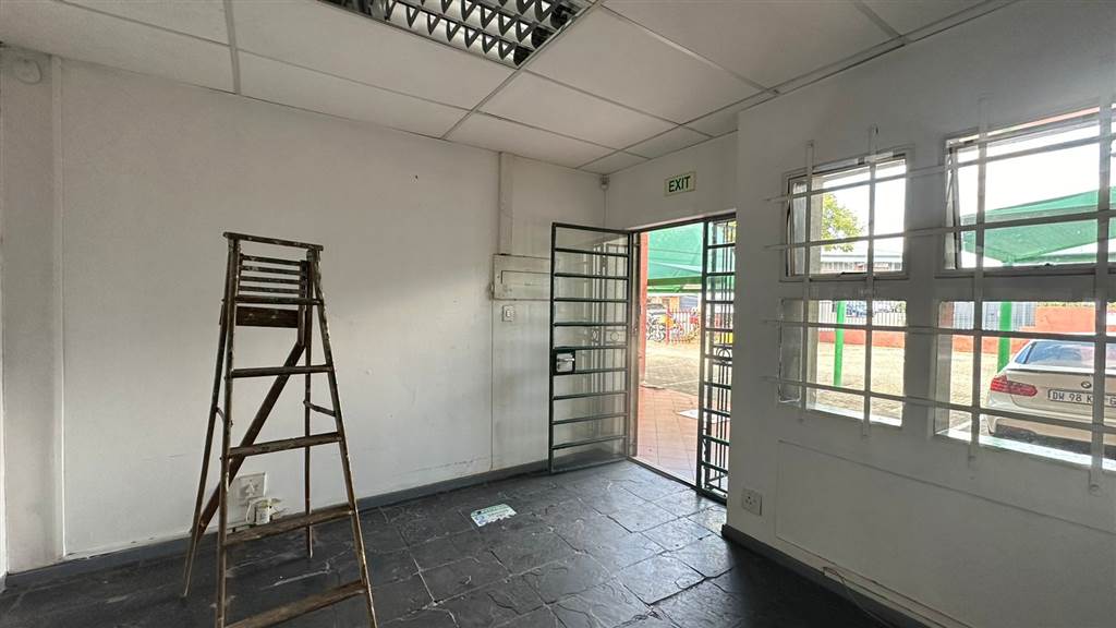 130  m² Commercial space in Highveld photo number 10