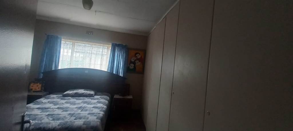4 Bed House in Witbank Central photo number 20