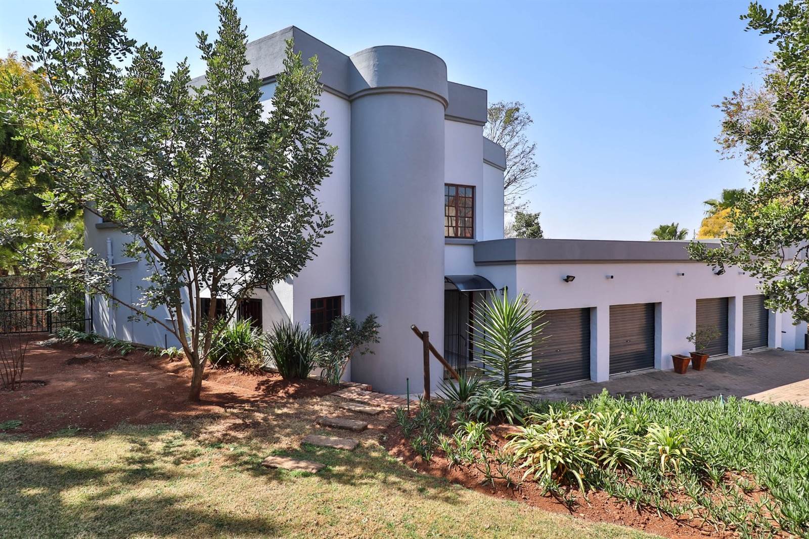 5 Bed House in Highveld photo number 1