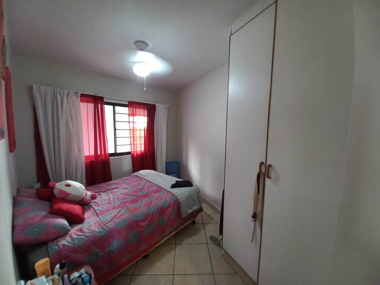 4 Bed Apartment in Uvongo photo number 17