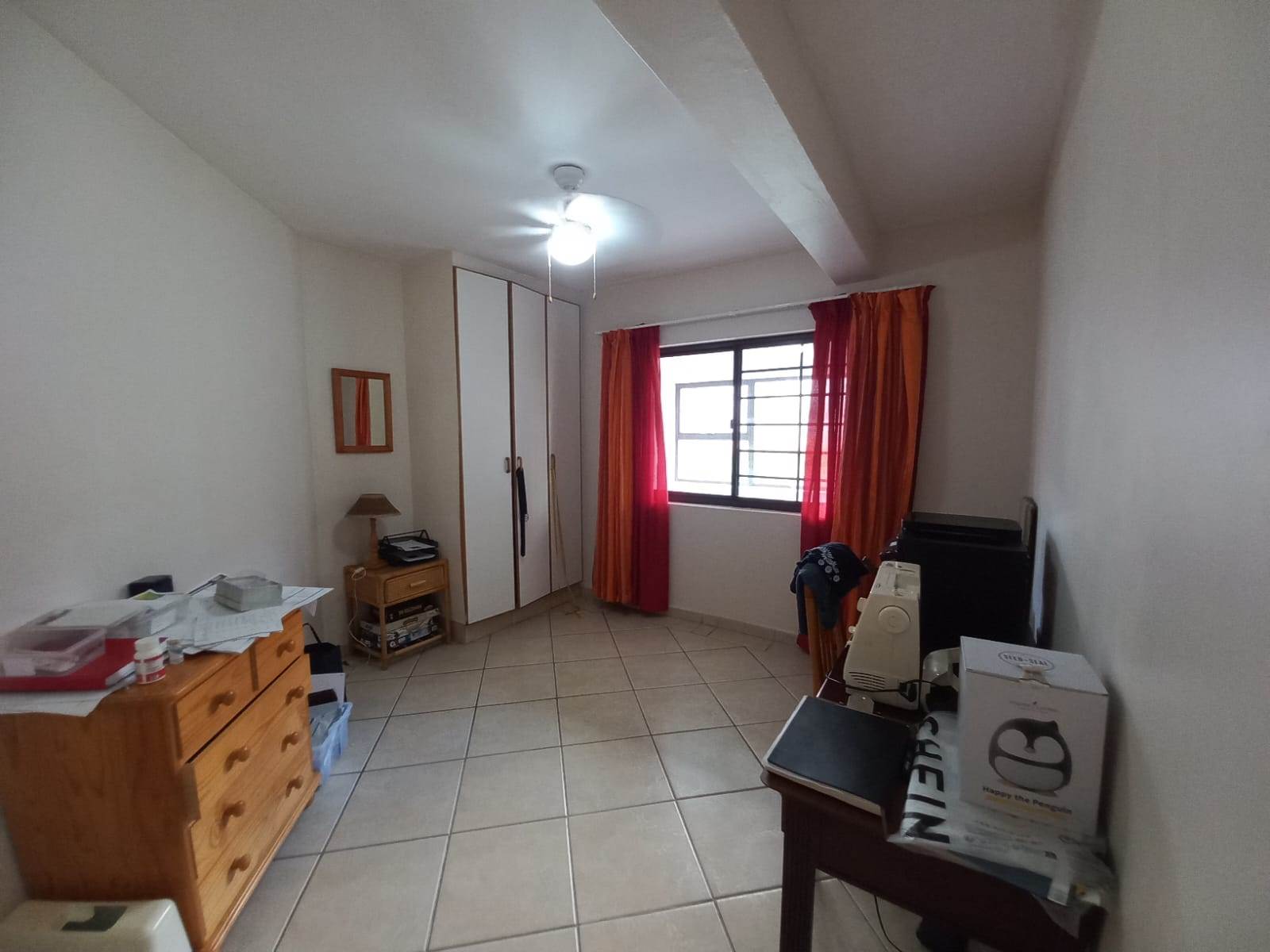 4 Bed Apartment in Uvongo photo number 16