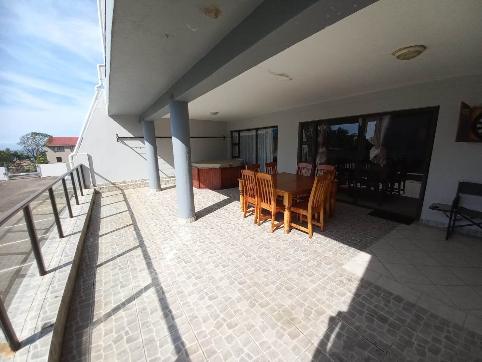 4 Bed Apartment in Uvongo photo number 20