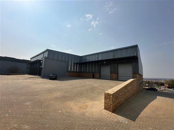 2 023  m² Industrial space