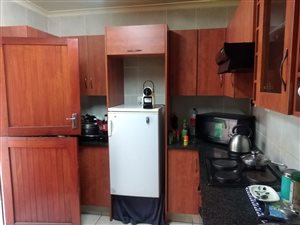 6 Bed House in Moffat View