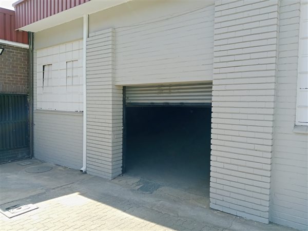 138  m² Industrial space