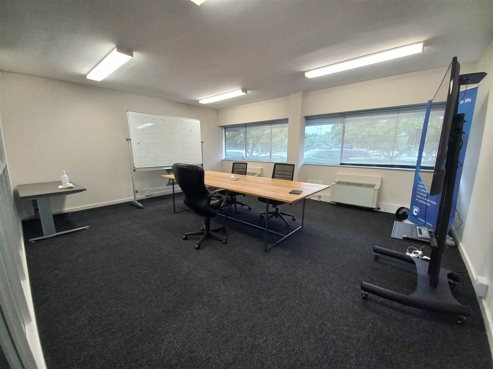 153  m² Commercial space in Pinelands photo number 3