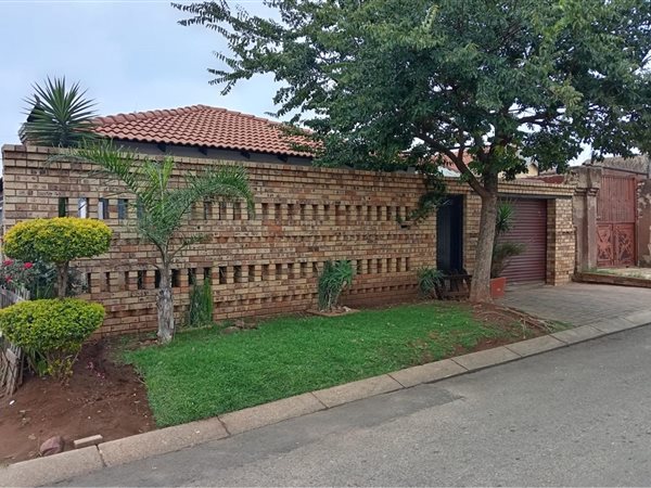 3 Bedroom House 3 Bedroom House