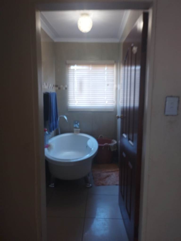 3 Bed House in Tlhabane photo number 19