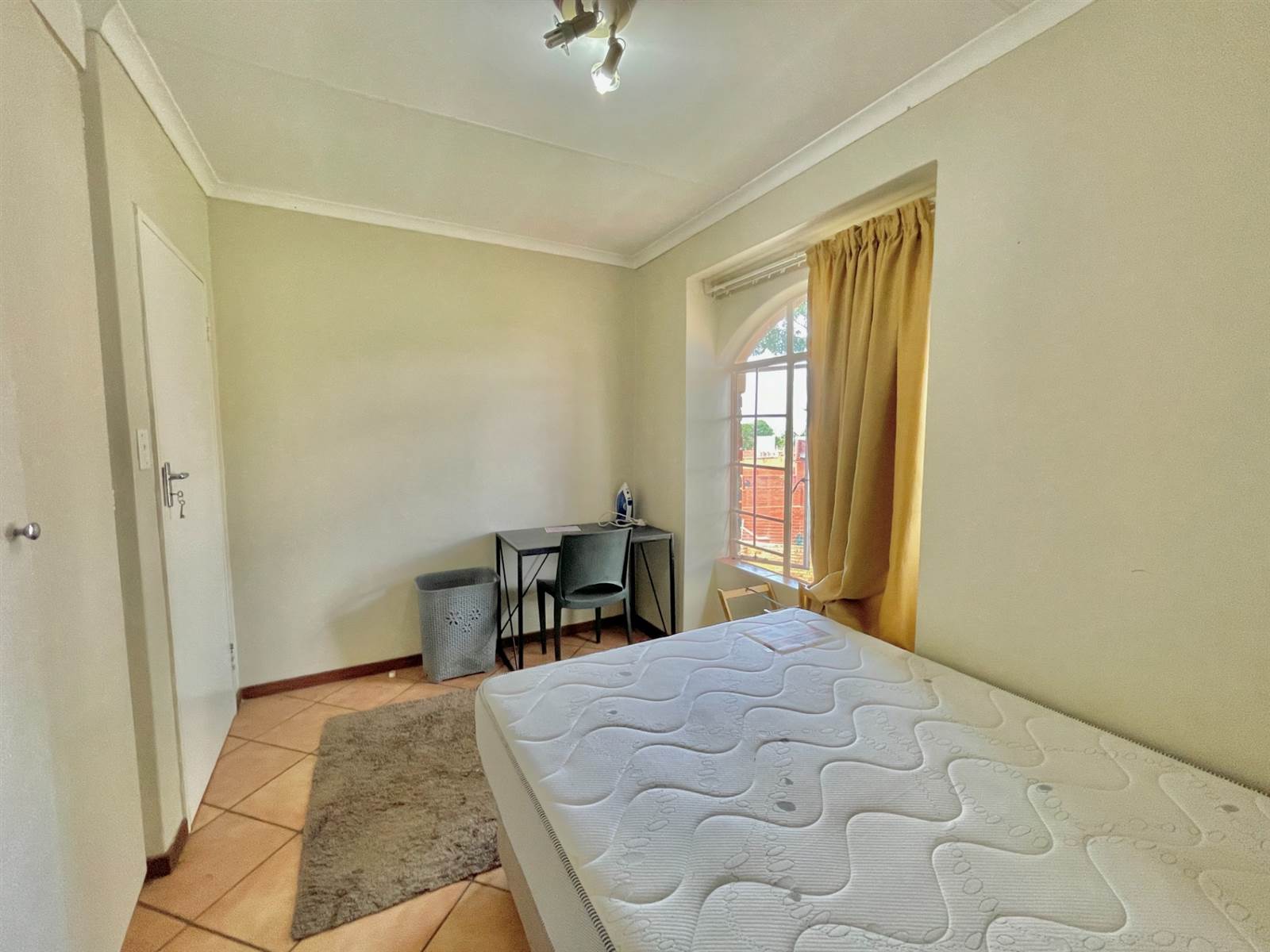 2 Bed Apartment in Mooikloof Ridge photo number 13
