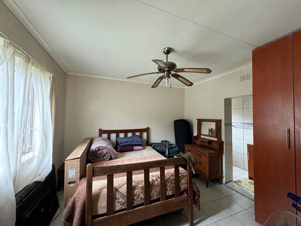 3 Bed House in Rustenburg Central photo number 5