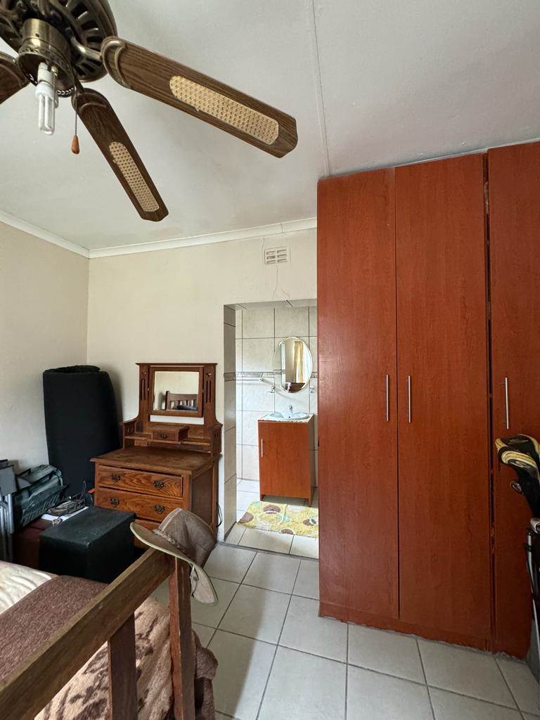 3 Bed House in Rustenburg Central photo number 18