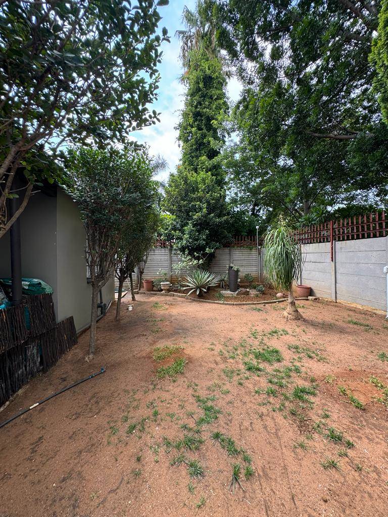 3 Bed House in Rustenburg Central photo number 13