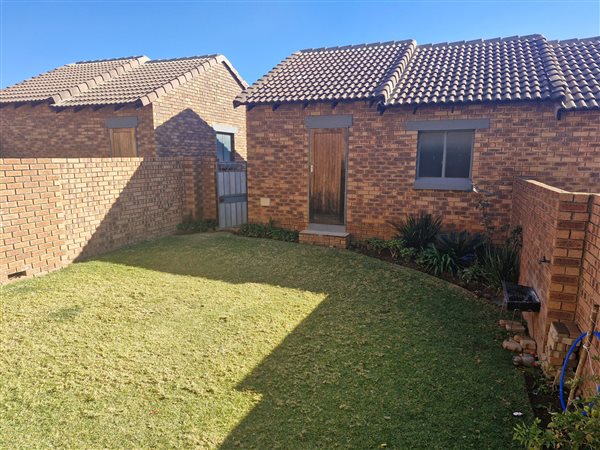 2 Bedroom Townhouse 2 Bedroom Townhouse