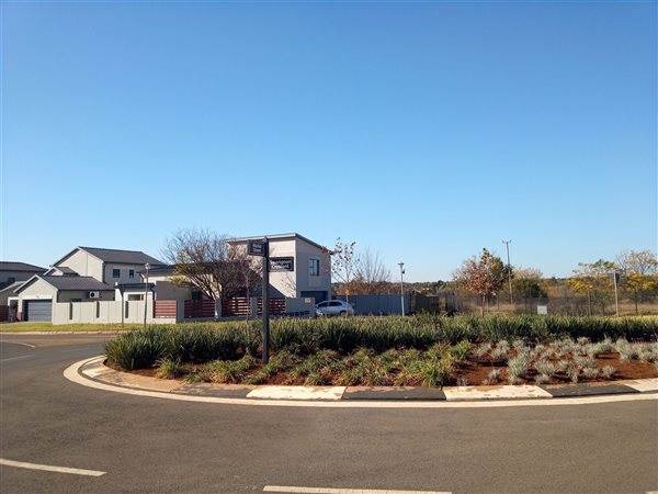 758 m² Land available in Raslouw