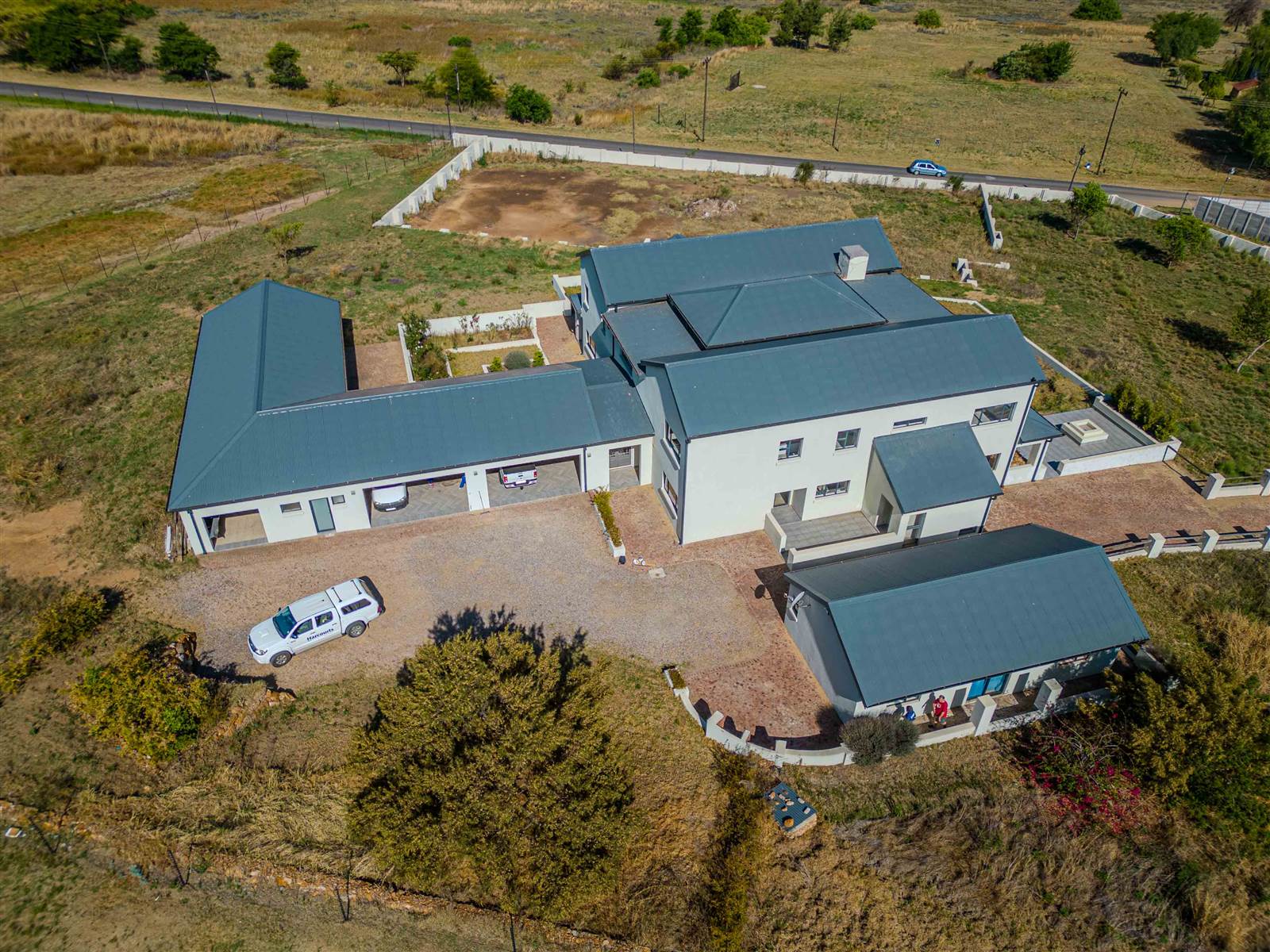 5 Bed House in Diepsloot photo number 2