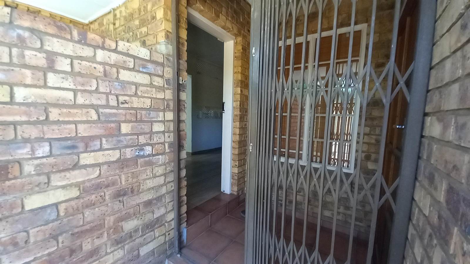 4 Bed Townhouse in Middelburg Central photo number 5
