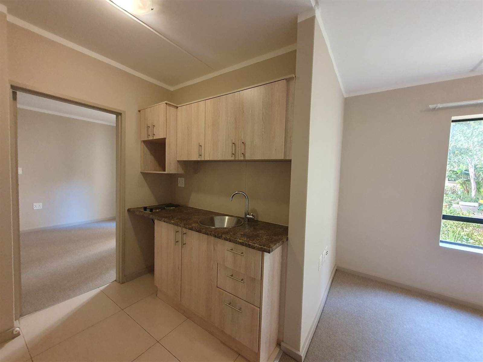 1 Bed Apartment in Pinelands photo number 3