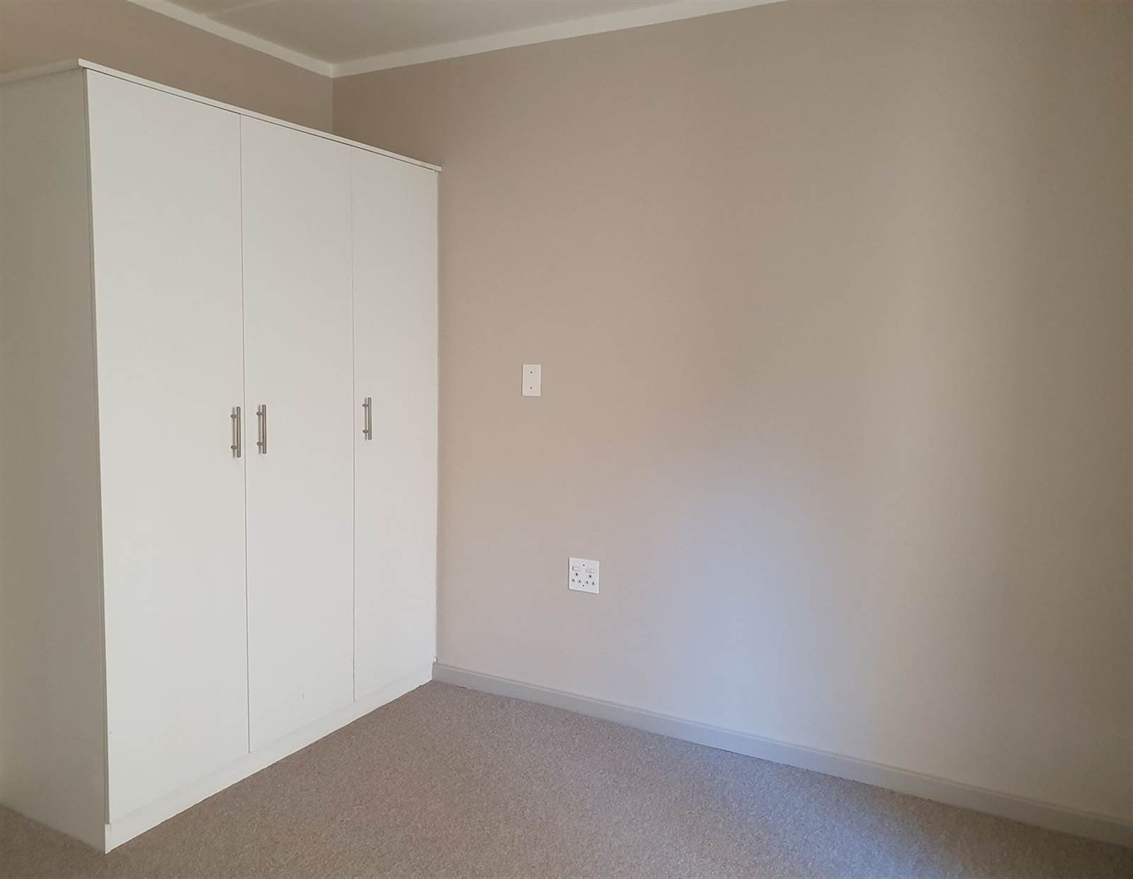 1 Bed Apartment in Pinelands photo number 5