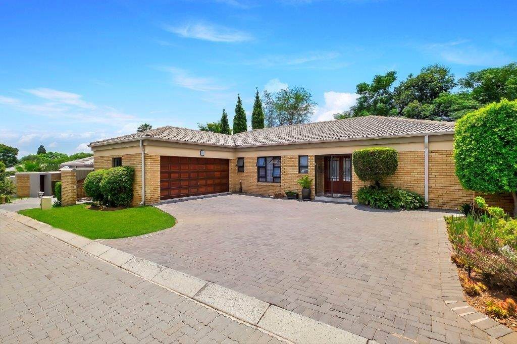 4 Bed House in Douglasdale photo number 6