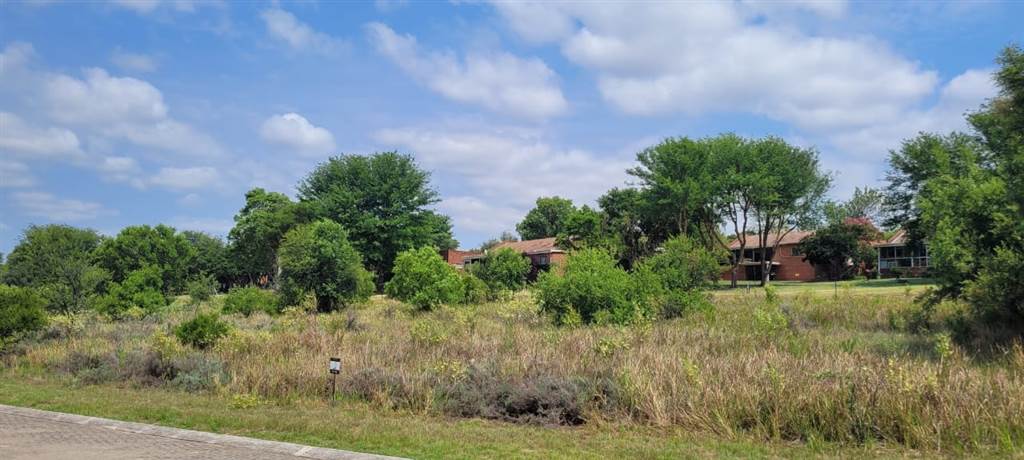 1000 m² Land available in Koro Creek Golf Estate photo number 1