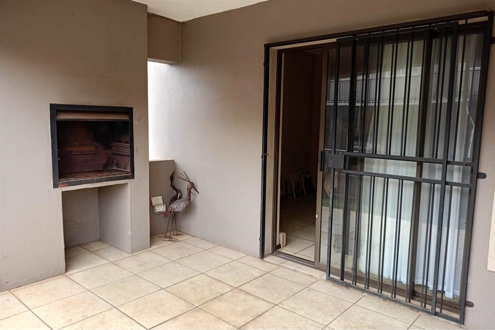 2 Bed Apartment in Brenthurst photo number 16
