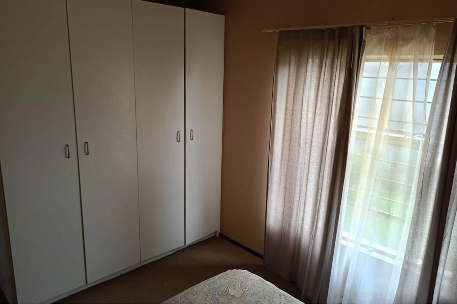 2 Bed Apartment in Brenthurst photo number 13