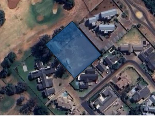 3000 m² Land available in Zwartkop Golf Estate
