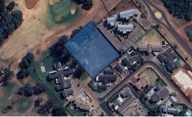 3000 m² Land available in Zwartkop Golf Estate photo number 1