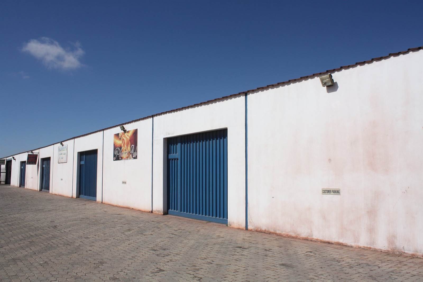 85  m² Commercial space in Vredenburg photo number 1