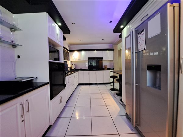 3 Bed House in Hatton Estate