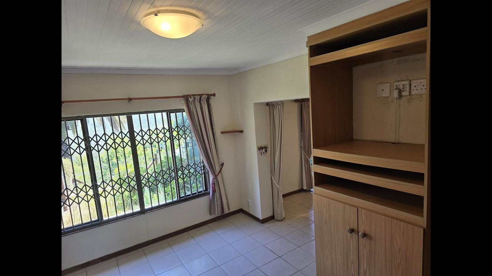 1 Bed Apartment in Knysna Heights photo number 11