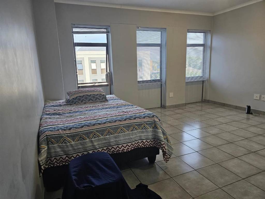 1 Bed Apartment in Paarl photo number 6