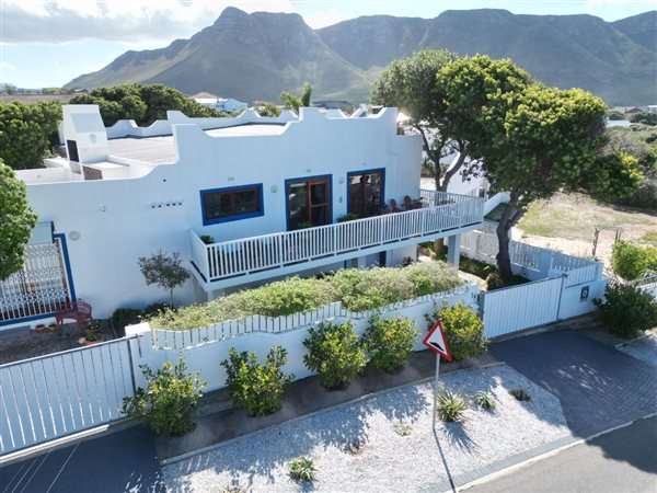 4 Bedroom House 4 Bedroom House