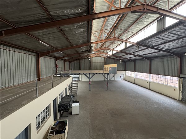 807  m² Industrial space