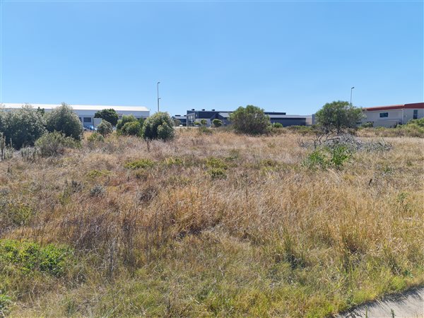 611 m² Land