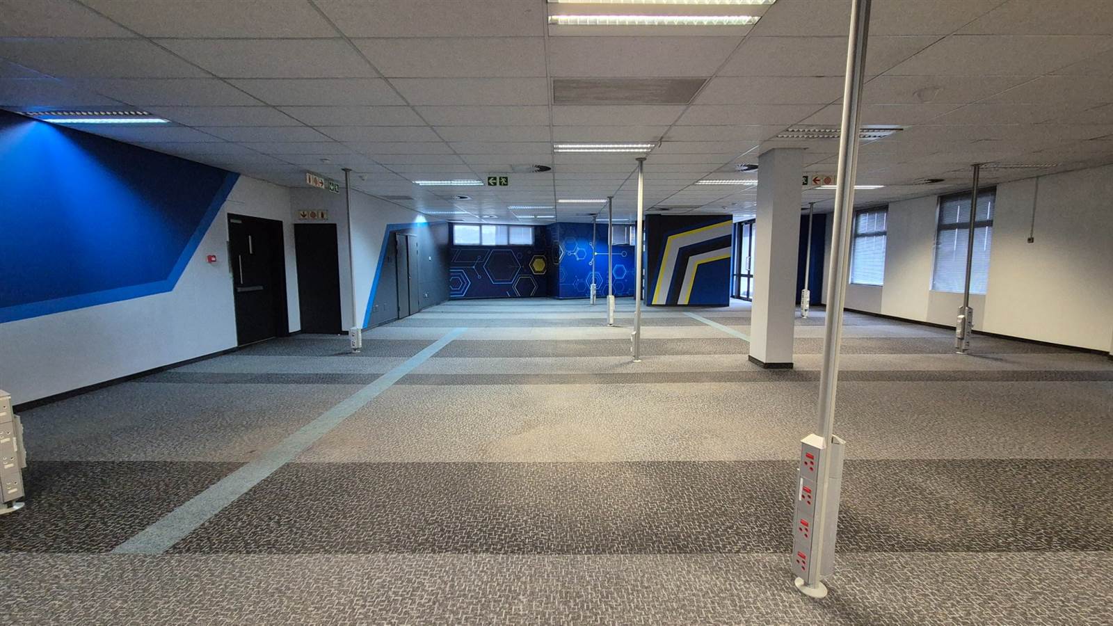 2793  m² Office Space in Menlyn photo number 18