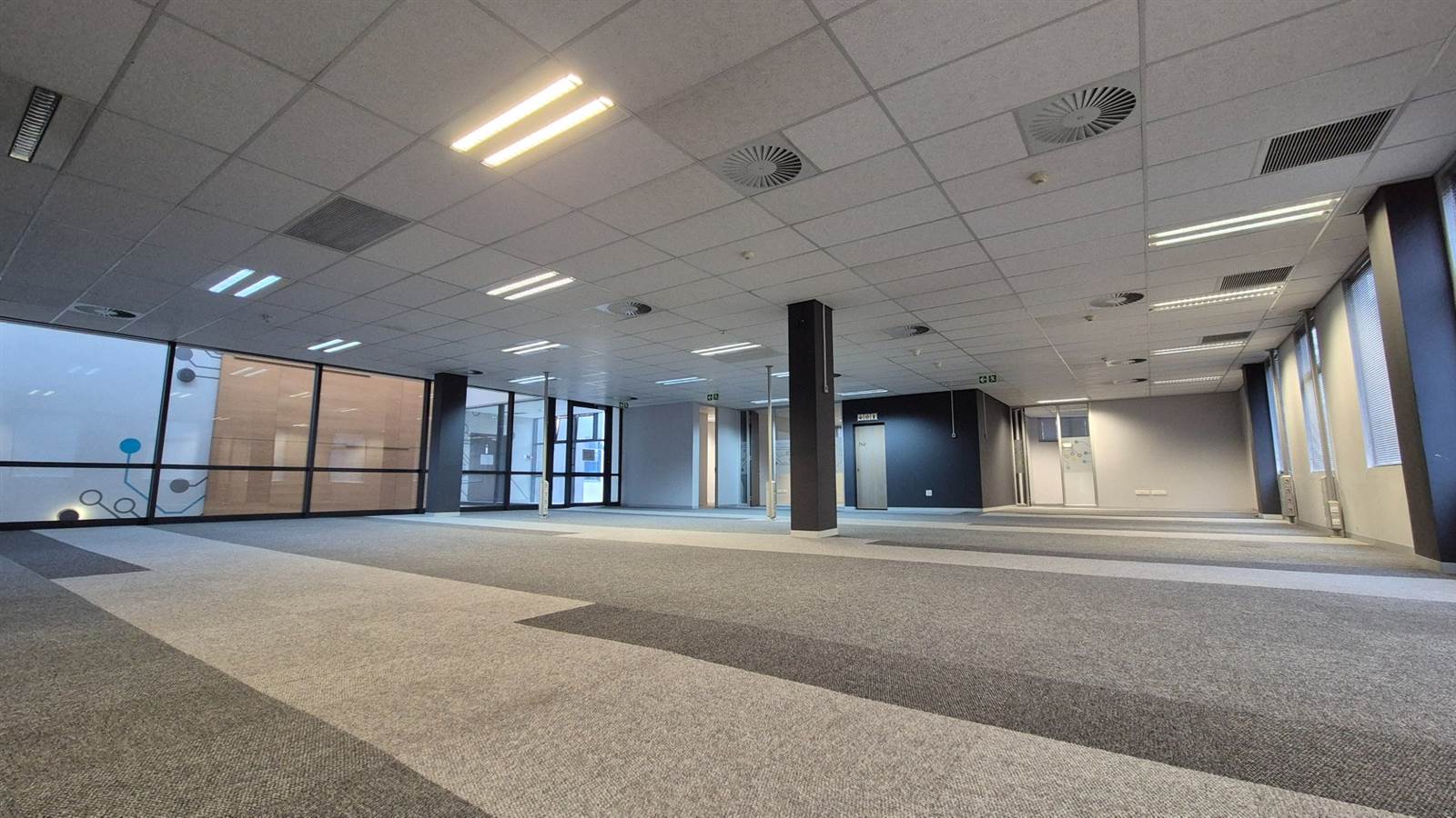 2793  m² Office Space in Menlyn photo number 8