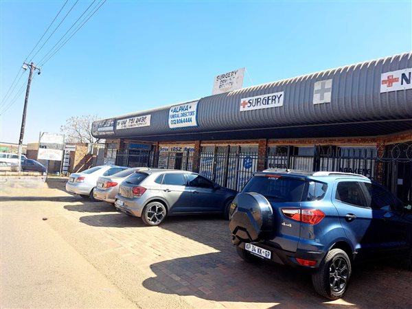 819  m² Commercial space