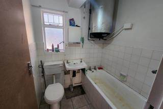 1 Bed Flat in Kimberley Central photo number 4