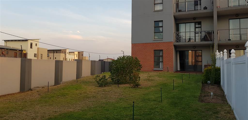 2 Bed Apartment in Kyalami photo number 22