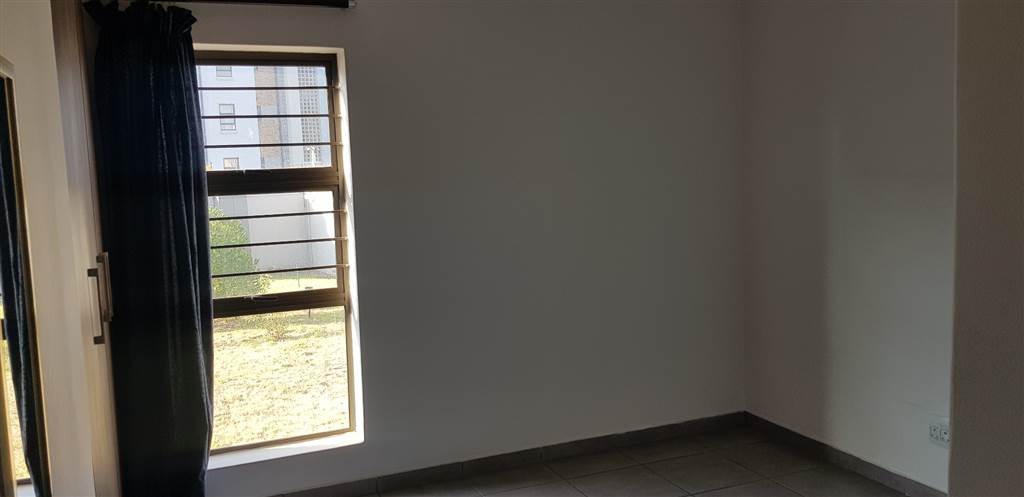 2 Bed Apartment in Kyalami photo number 9