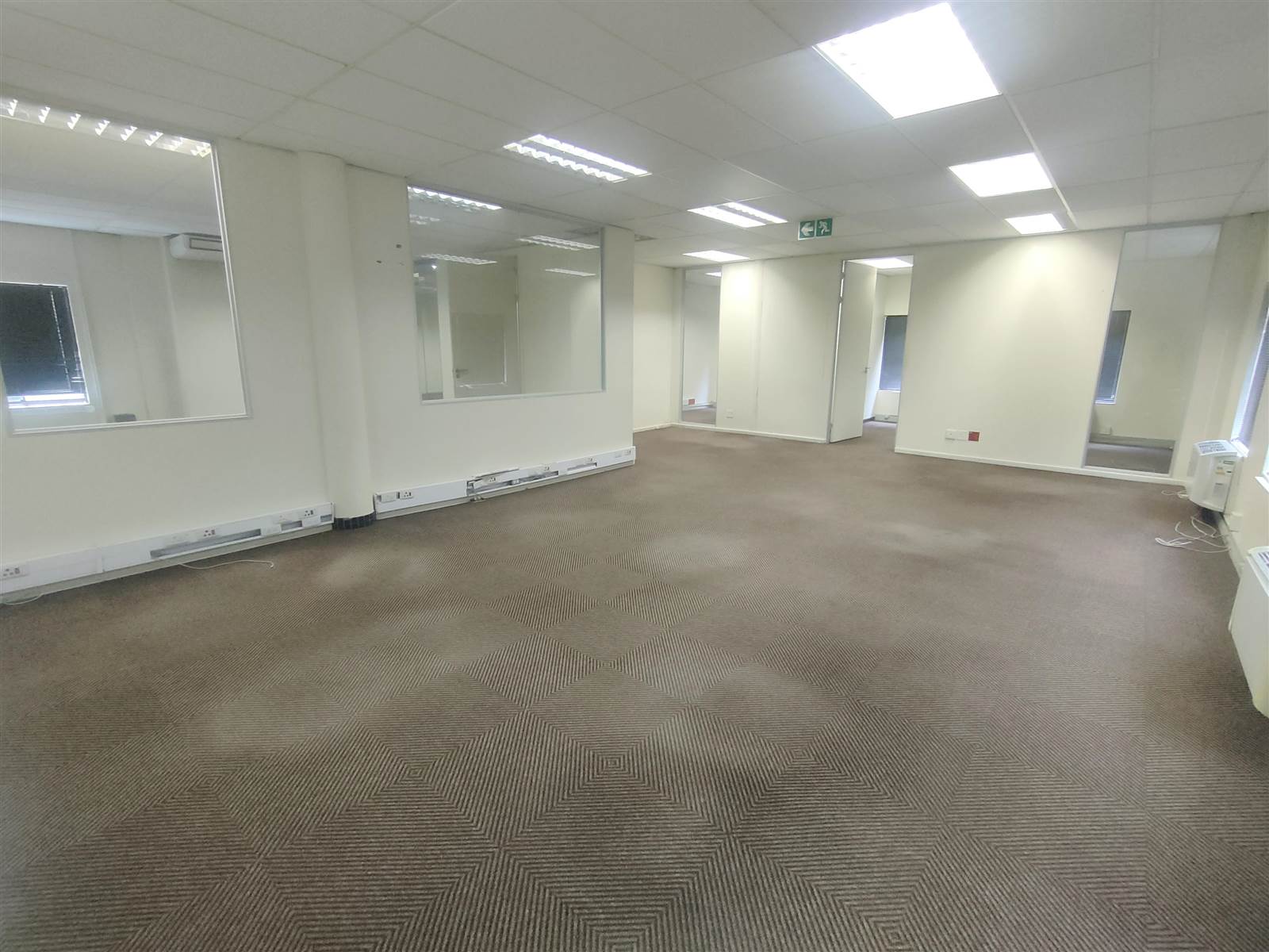 877  m² Commercial space in Tyger Valley photo number 30